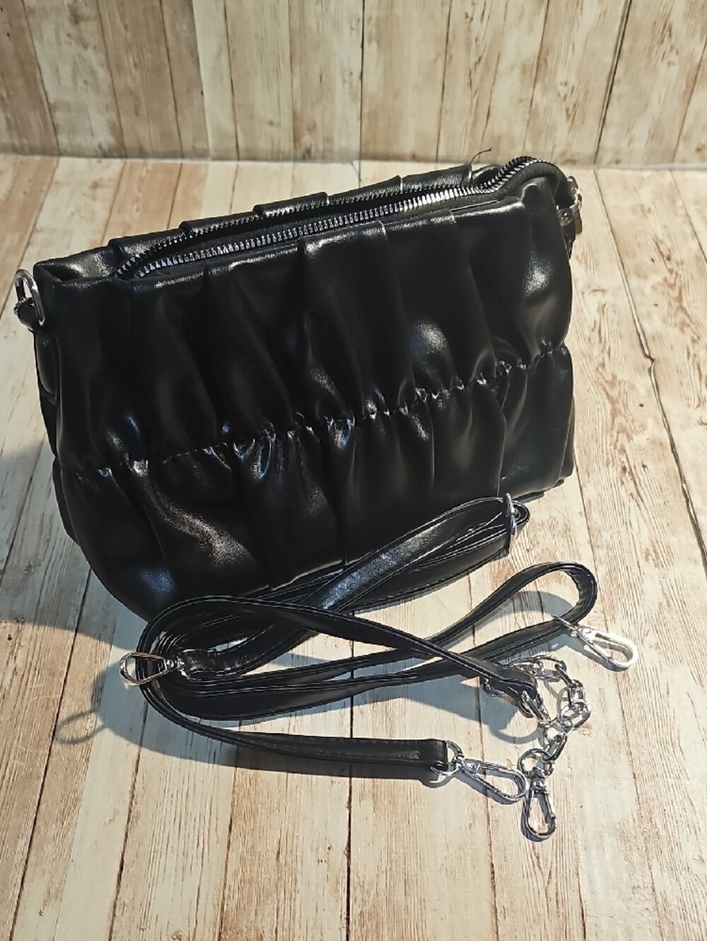 Black Ruched Chain-Handle Shoulder Bag - Picture 5 of 8